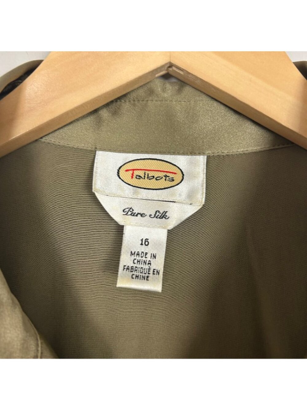 Vintage Talbots Brassy-Gold 100% Silk Satiny Button Front Top Blouse Size 16 Wom - Picture 4 of 4